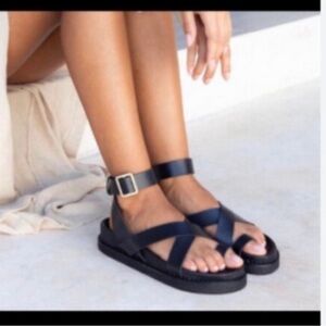 NWT Liberte Bronte Genuine Leather Sandal - 39